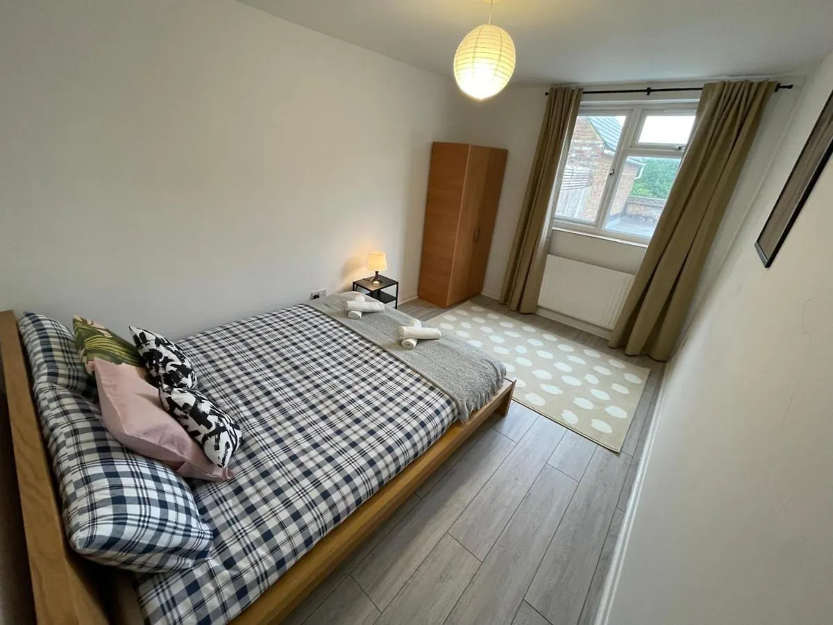Enormous Family Flat Apartment London 0*,