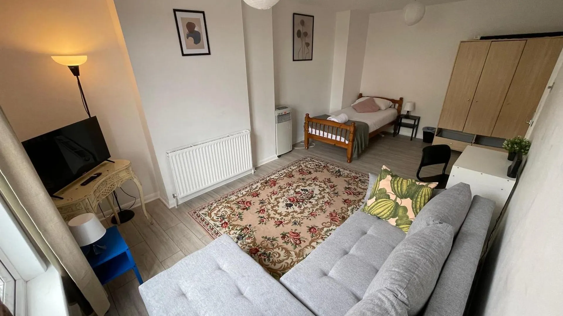 Enormous Family Flat Apartment London