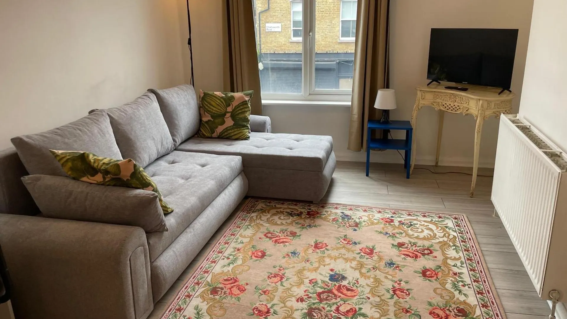 Enormous Family Flat Apartment London